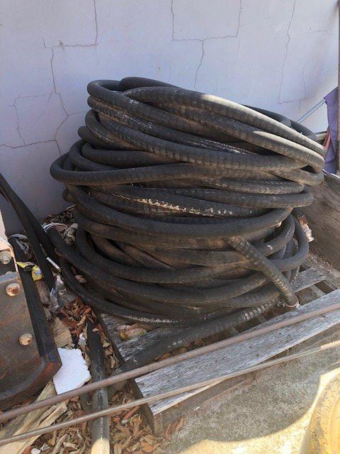 LOT OF USED HOSES
