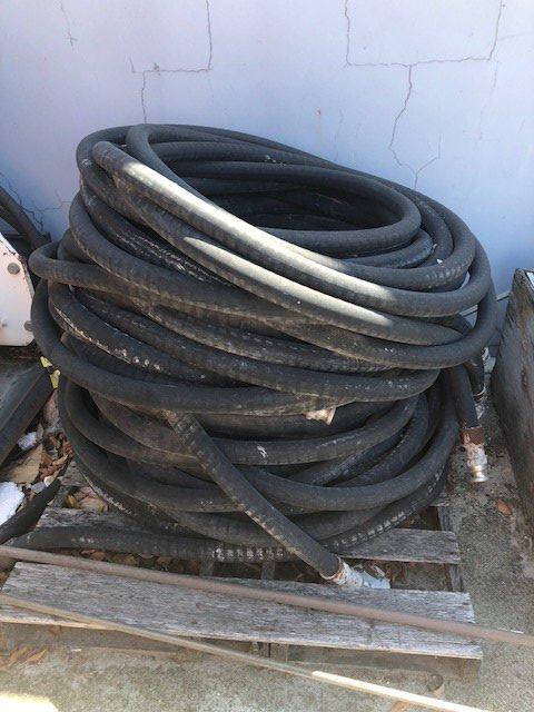 LOT OF USED HOSES