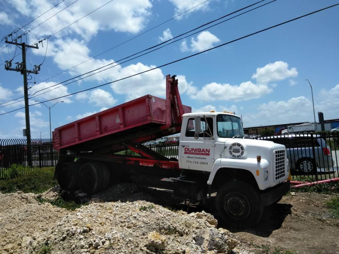 1984 FORD L8000 DUMP TRUCK