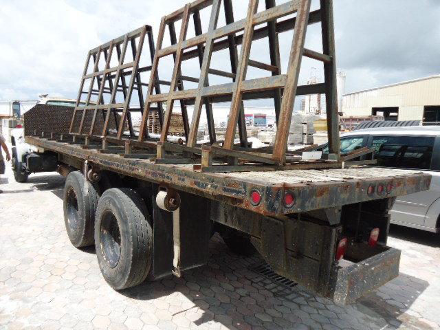 1991 FORD F9000 FLATBED TRUCK