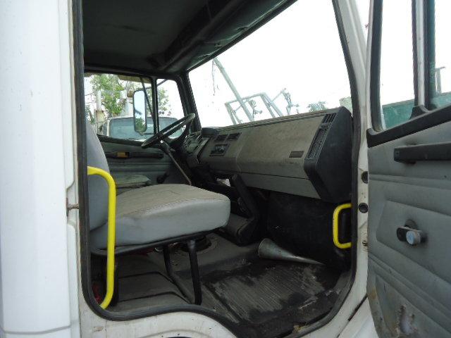 2000 FREIGHLINER FL70 WATER TRUCK