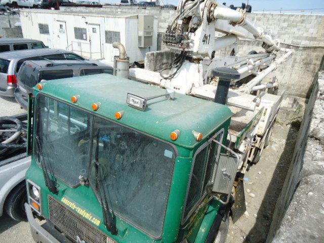 1993 MACK MR688S WITH SCHWING COMCRETE PUM