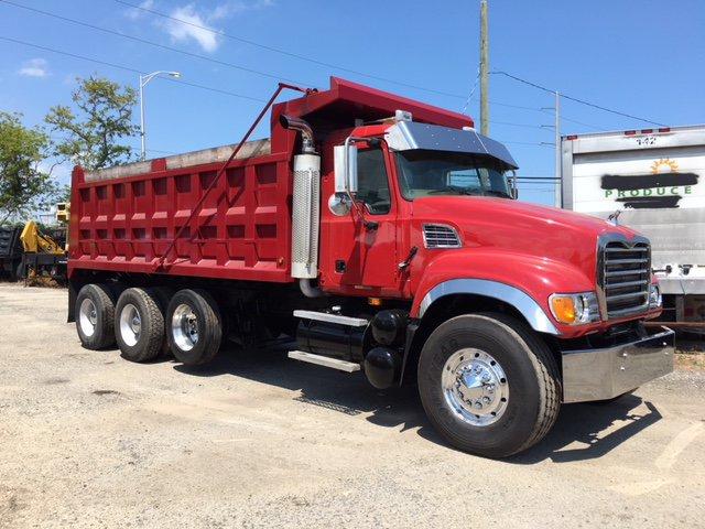 2004 MACK CV713 DUMP TRUCK