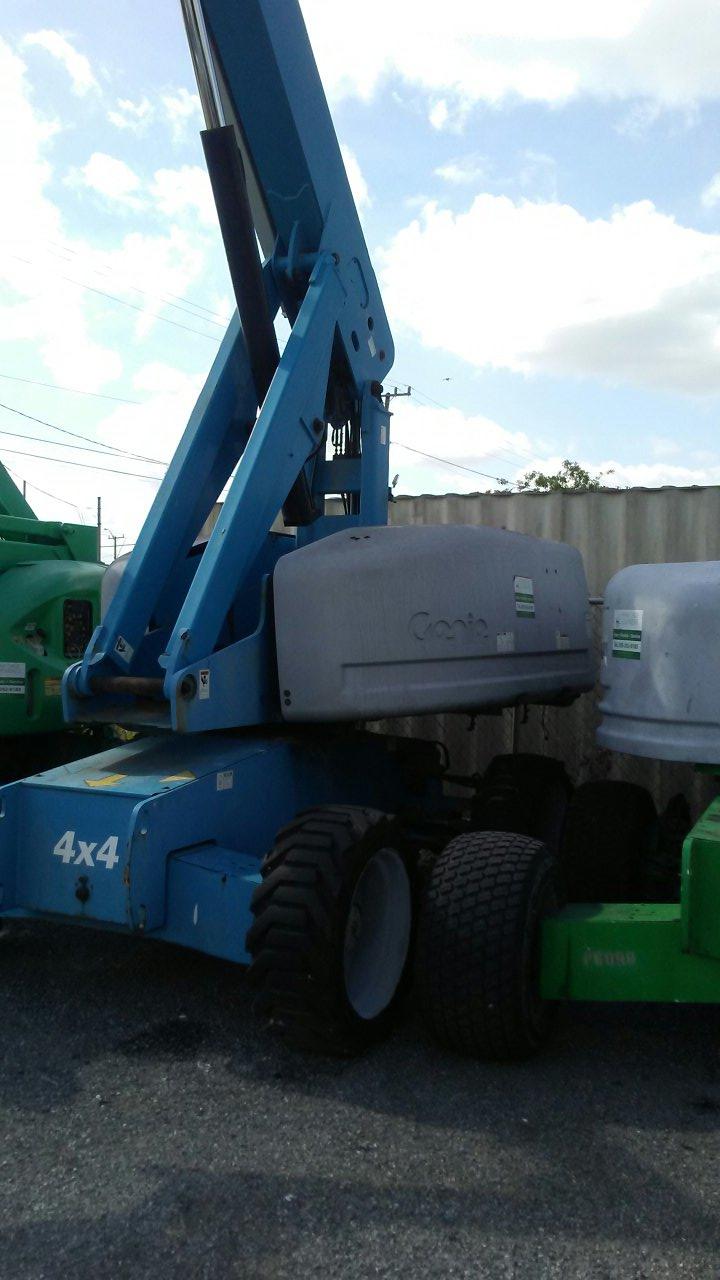 2004 GENIE S60 LIFT