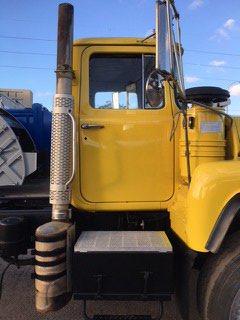 2001 Mack DM600 CAB & CHASSIS TRUCK