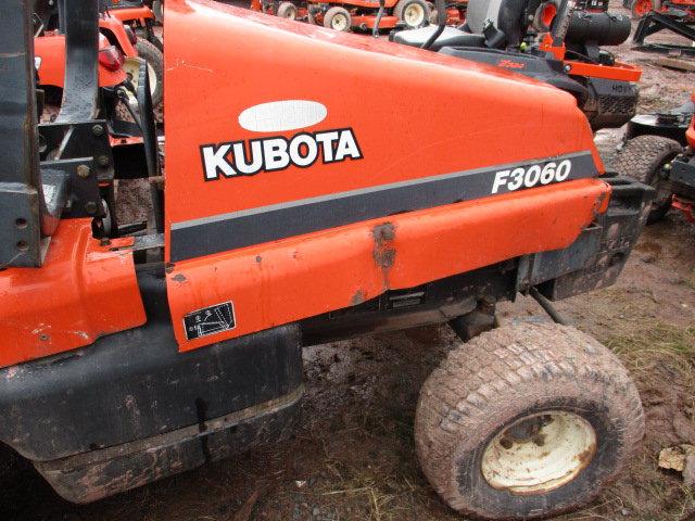 KUBOTA F3060 LAWN TRACTOR