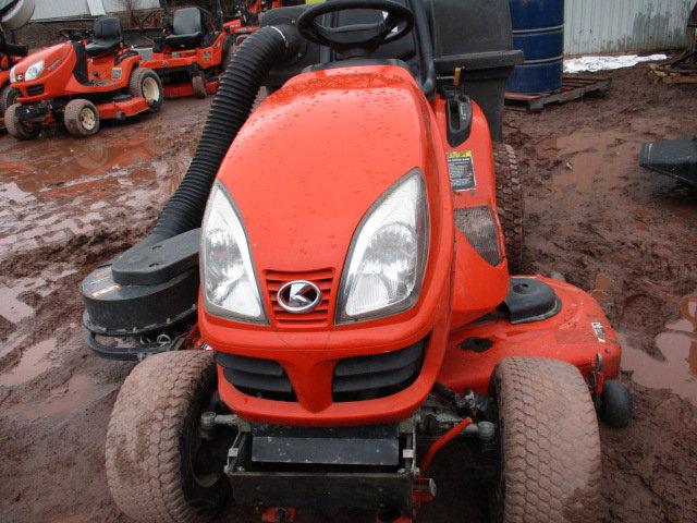 KUBOTA GR2110 LAWN TRACTOR W/BAGGER,