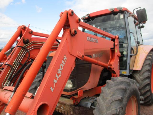 KUBOTA M108XDTC TRACTOR W/LDR, C/A/H,