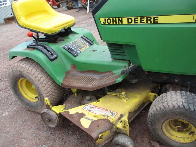 JOHN DEERE 180 LAWN TRACTOR