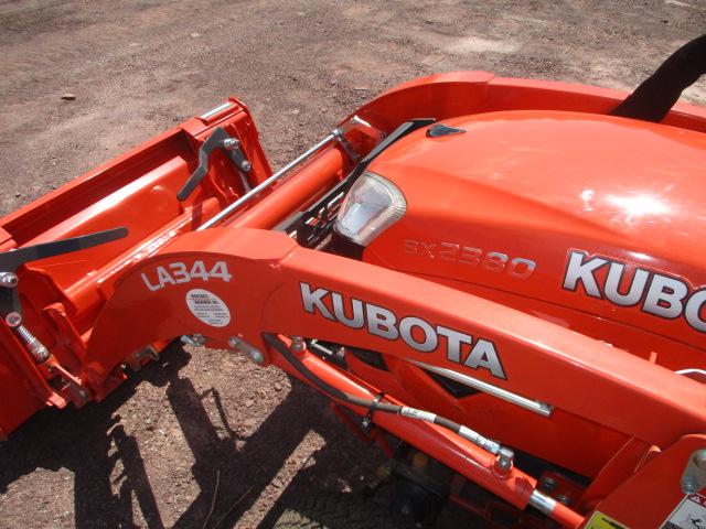 Kubota BX2380TV60 Tractor/Ldr/Mower