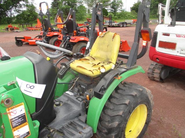 John Deere 2320 Tractor w/loader