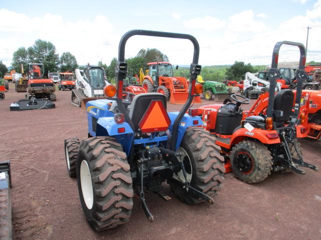 T1510 New Holland Tractor, 4WD