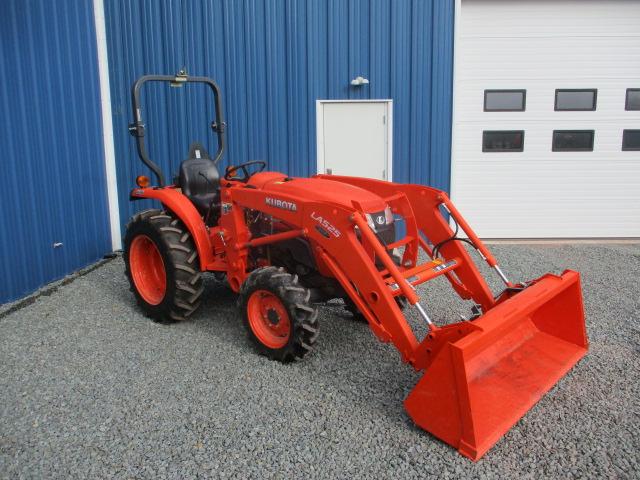 KUBOTA L3901DT TRACTOR w/ Ldr