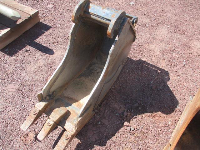 Bobcat 12" QUICK ATTACH BUCKET