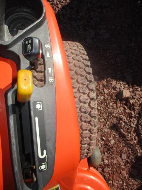 2007 KUBOTA GR2000G-48 LAWN TRACTOR