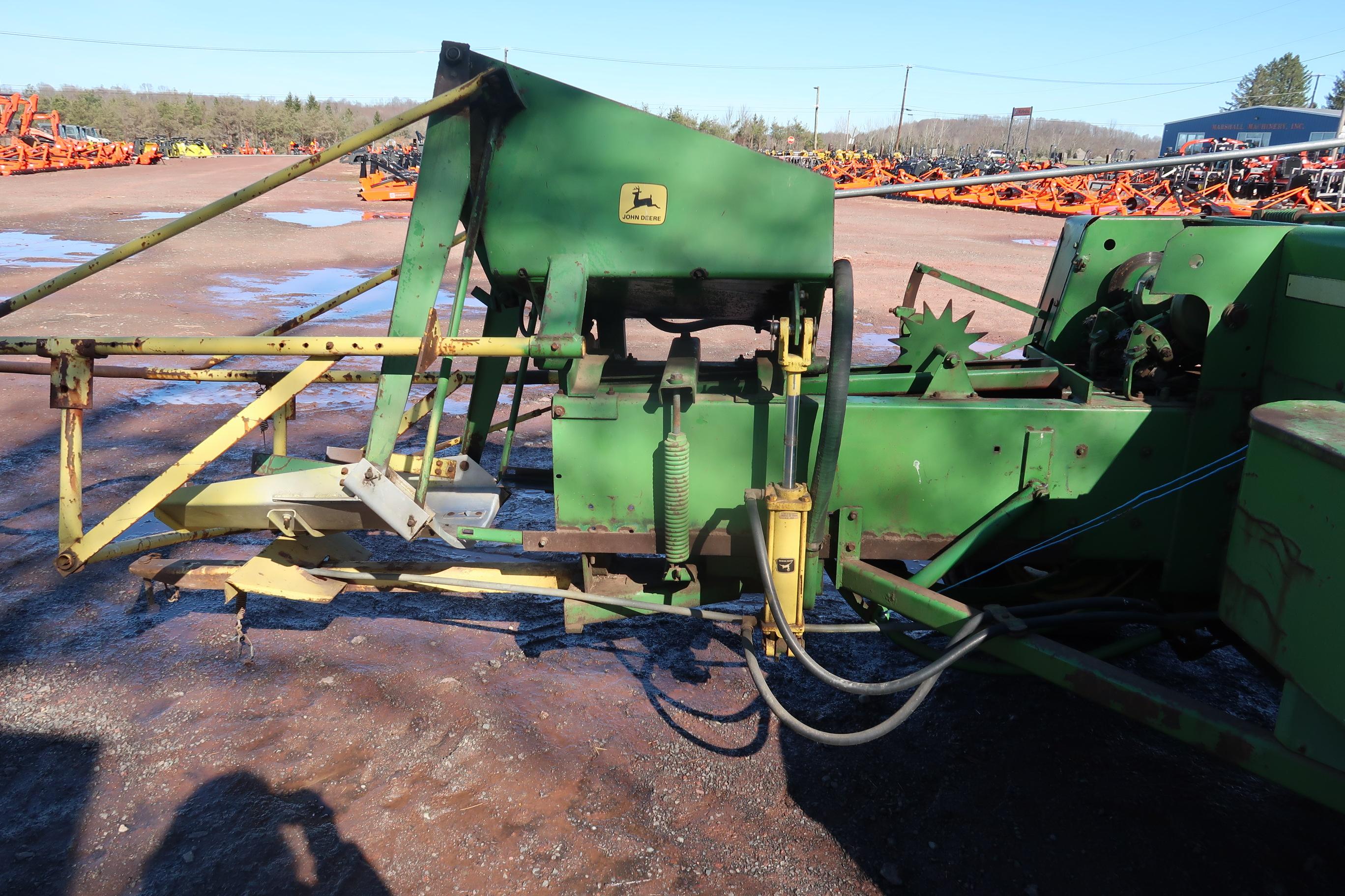 John Deere 336 Square Baler