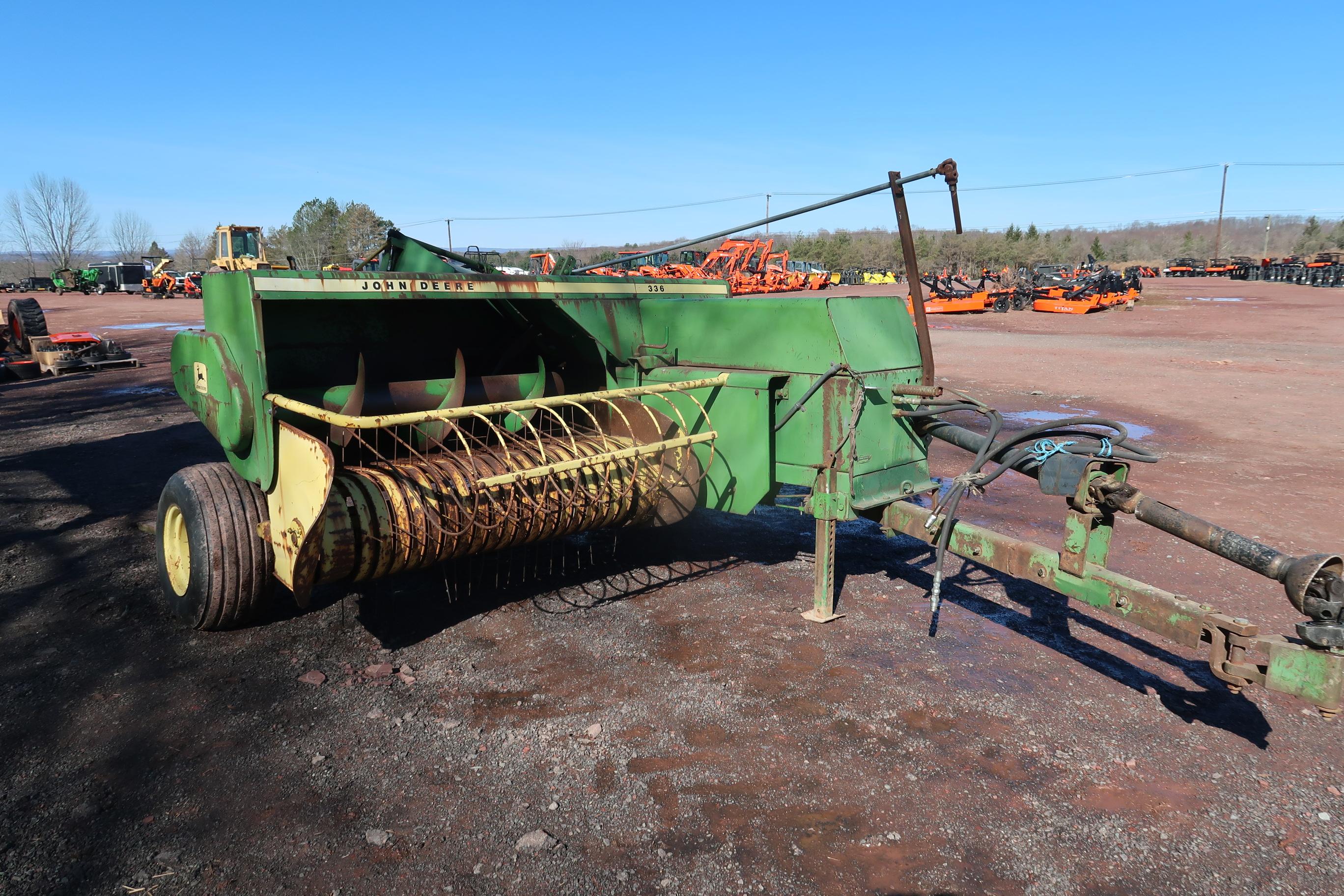 John Deere 336 Square Baler