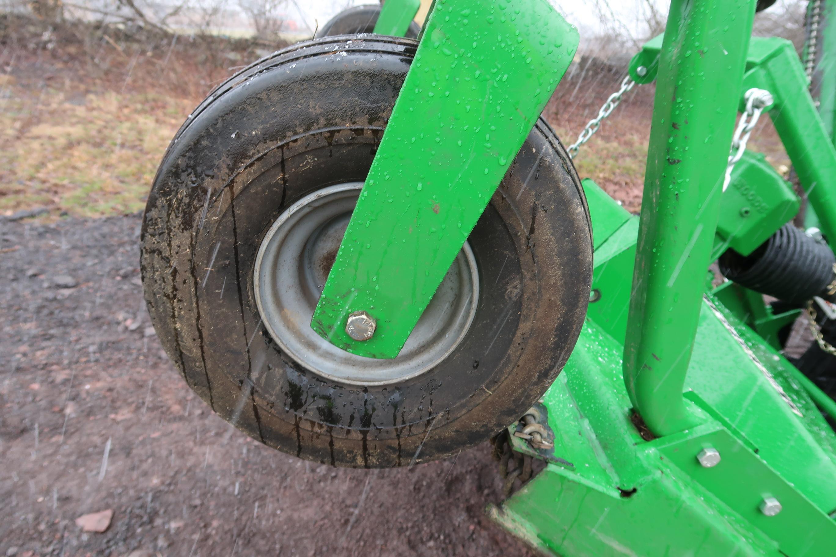 Frontier FM1012 Flexwing Grooming Mower