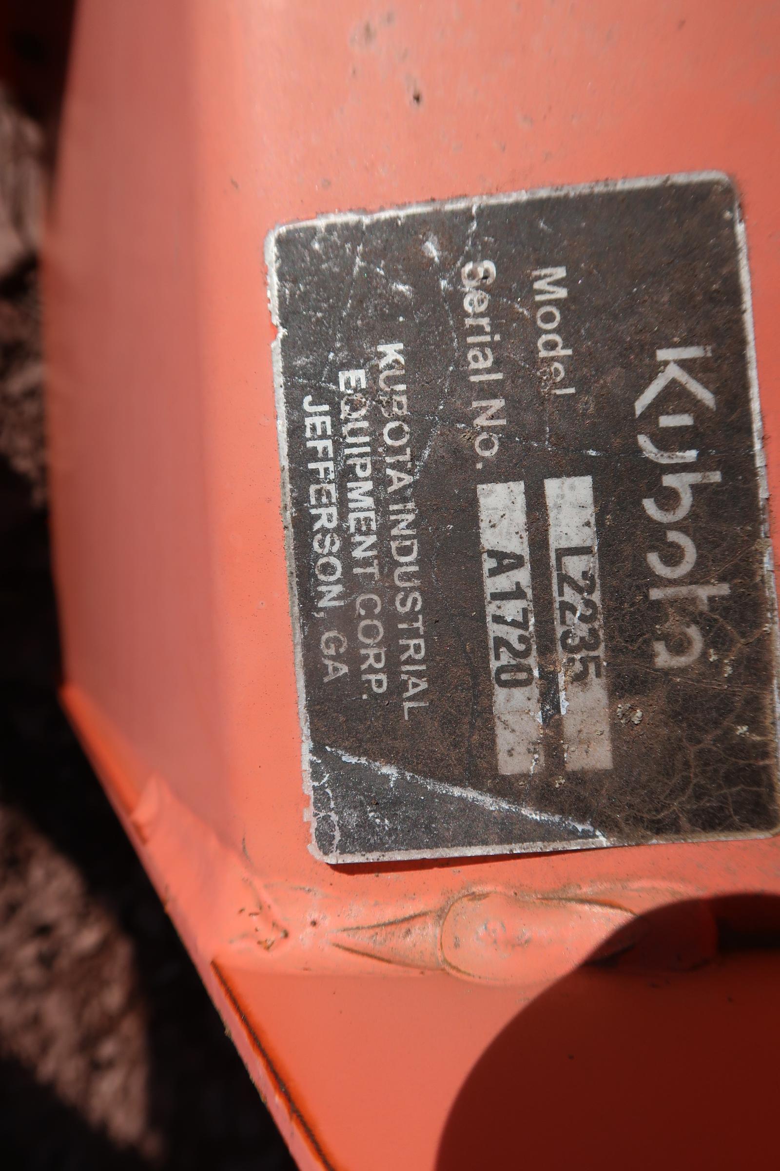 L2235 Kubota 72" QT Bucket