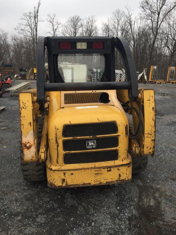 JOHN DEERE 250 SKID LOADER