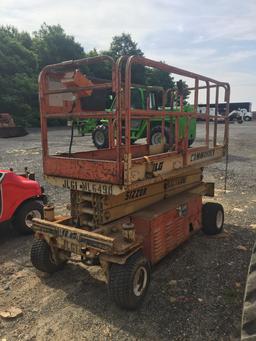 JLG Commander Sizzor Lift