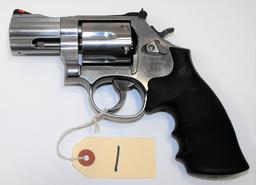 (R) Smith & Wesson 686-6 357 Mag Revolver
