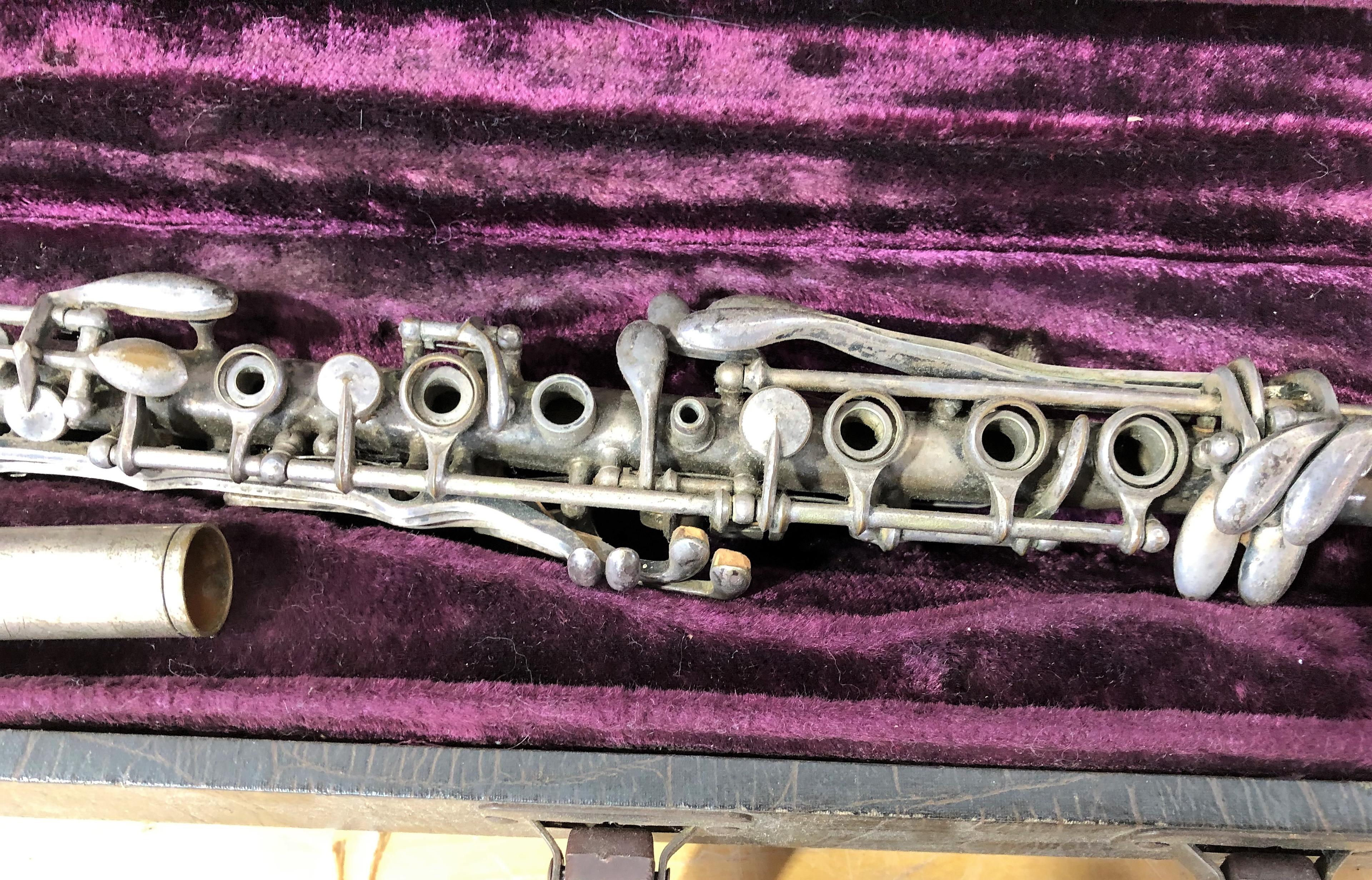 Vintage Leon Aubert Clarinet with Case