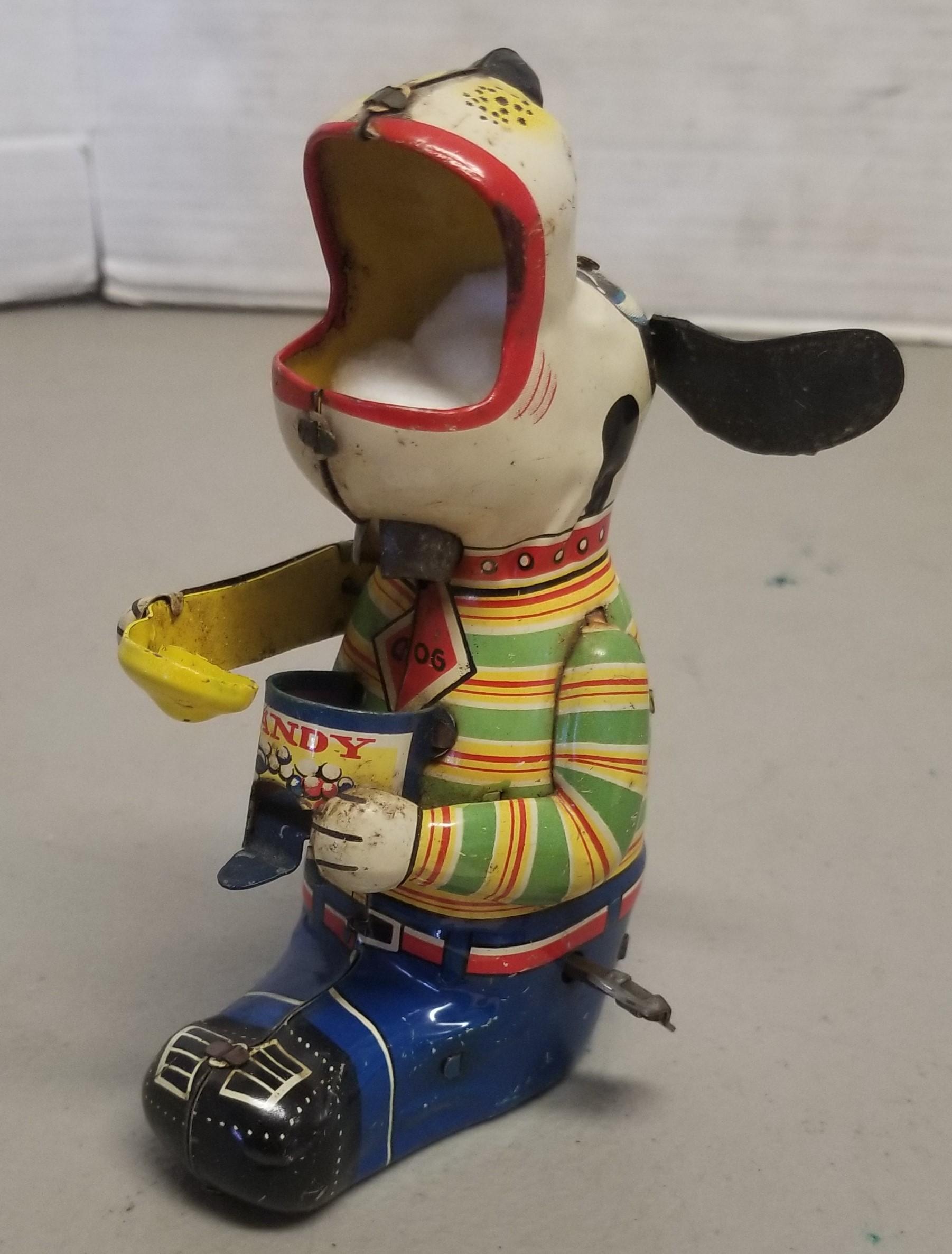 Vintage "Mechanical Candy Loving Canine" Wind-Up T