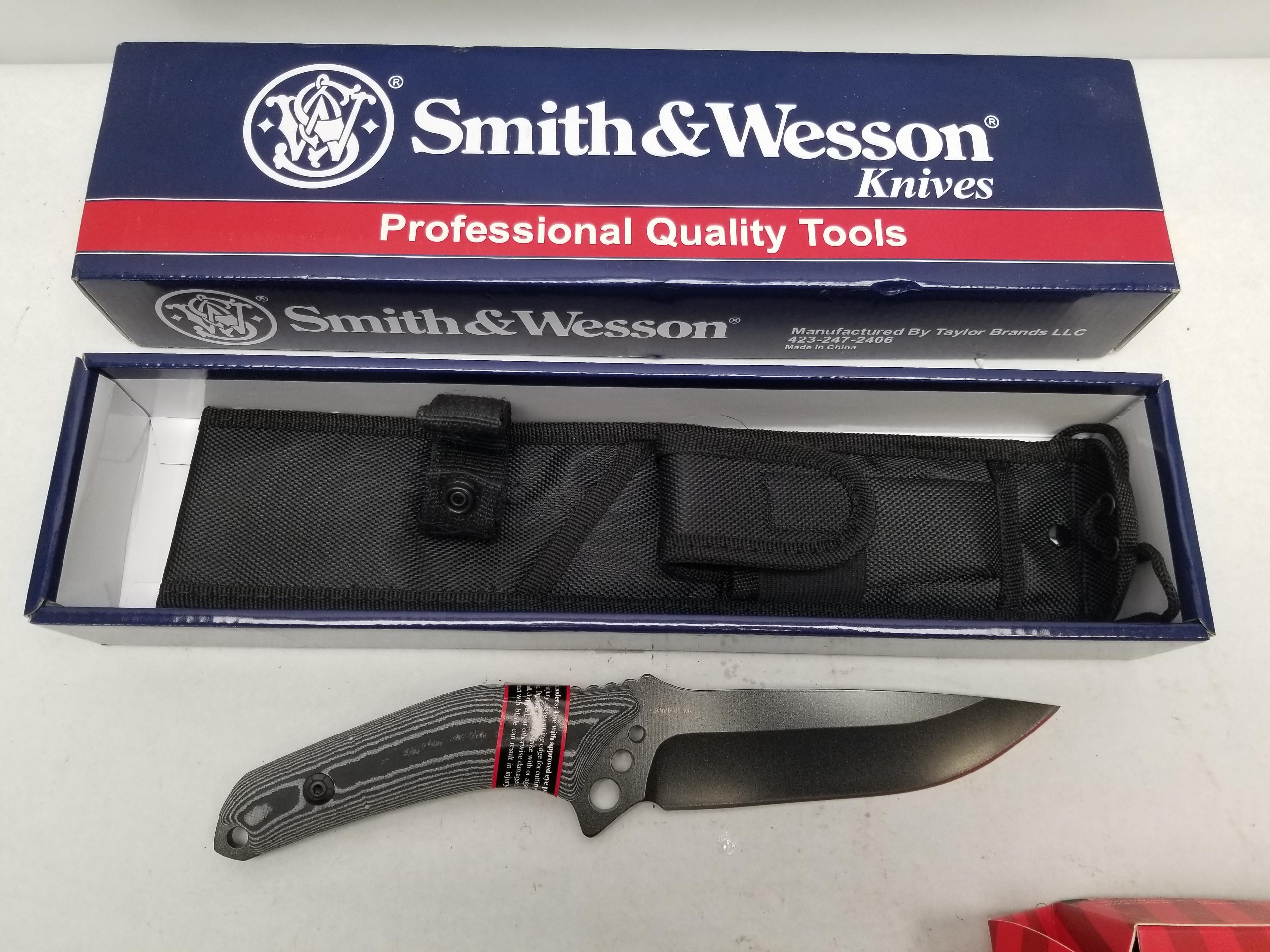 (3) NEW Fixed Blade Knives with Sheathes & Boxes