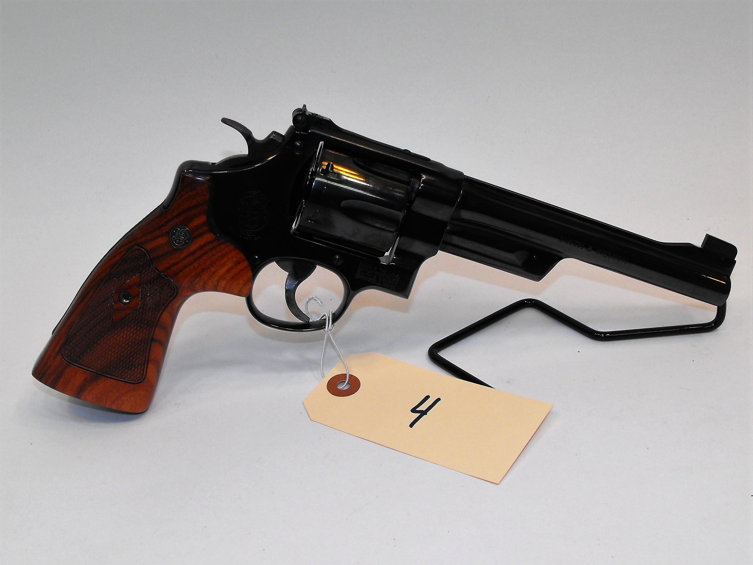 (R) Smith & Wesson 25-15 45 Colt Revolver