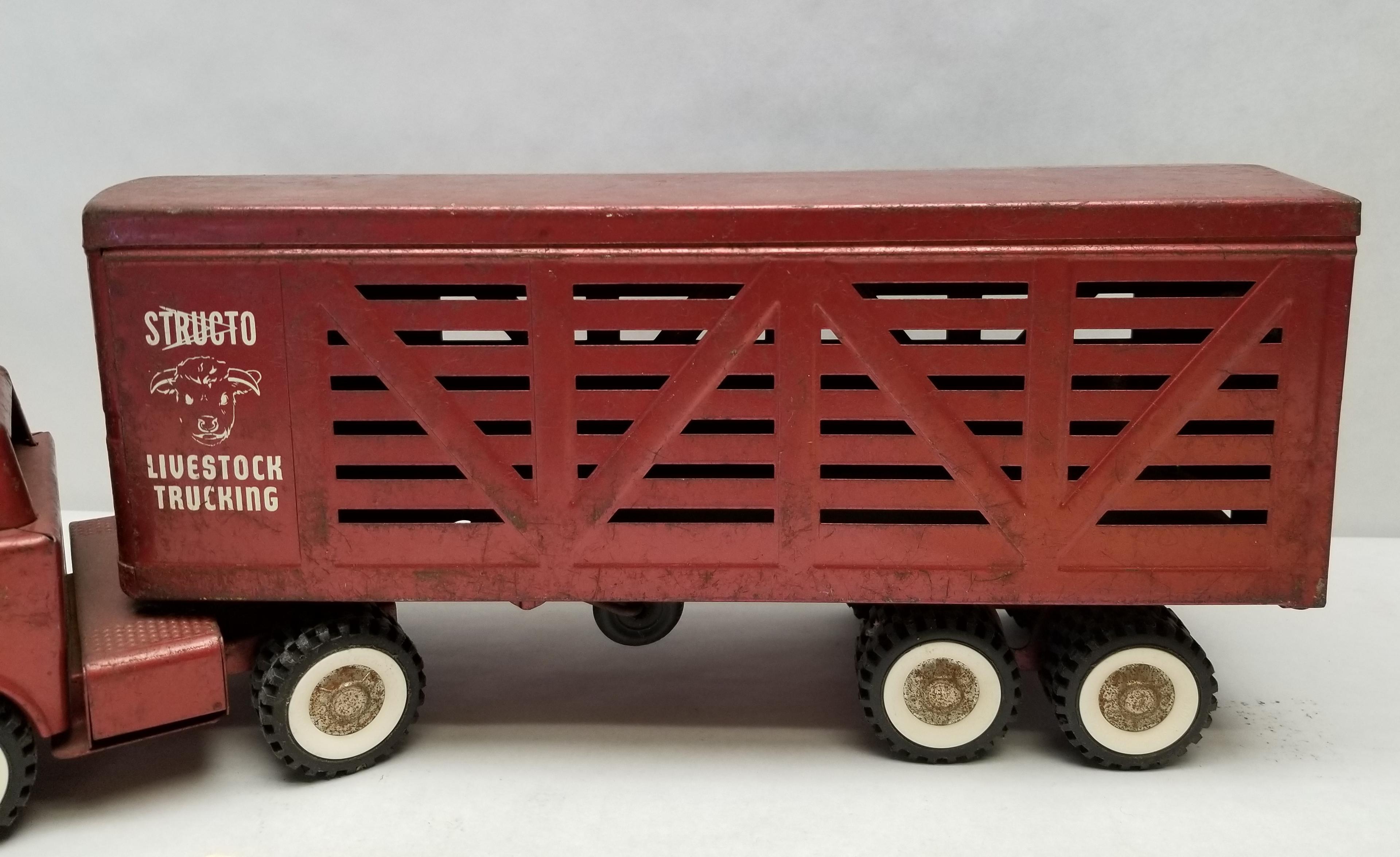 Structo Livestock Hauler