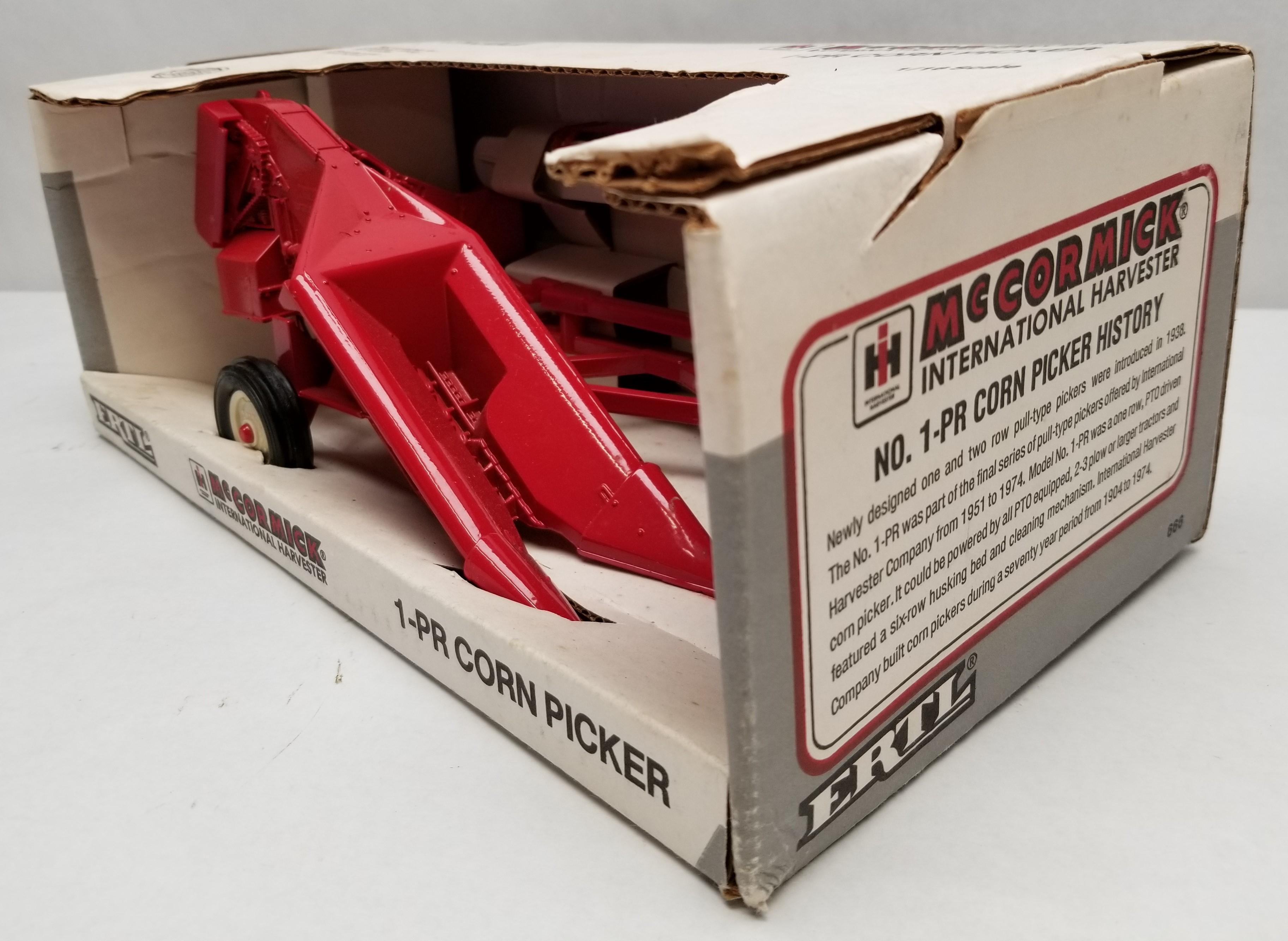 ERTL McCormick IH 1-PR Corn Picker in Original Box