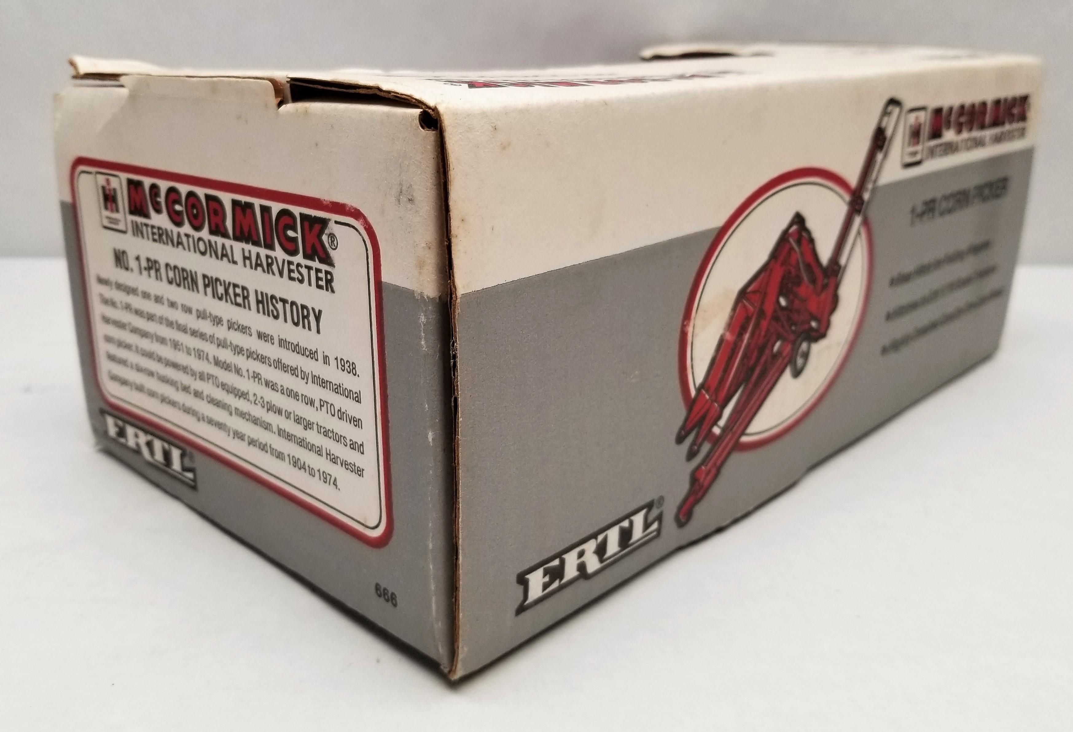 ERTL McCormick IH 1-PR Corn Picker in Original Box