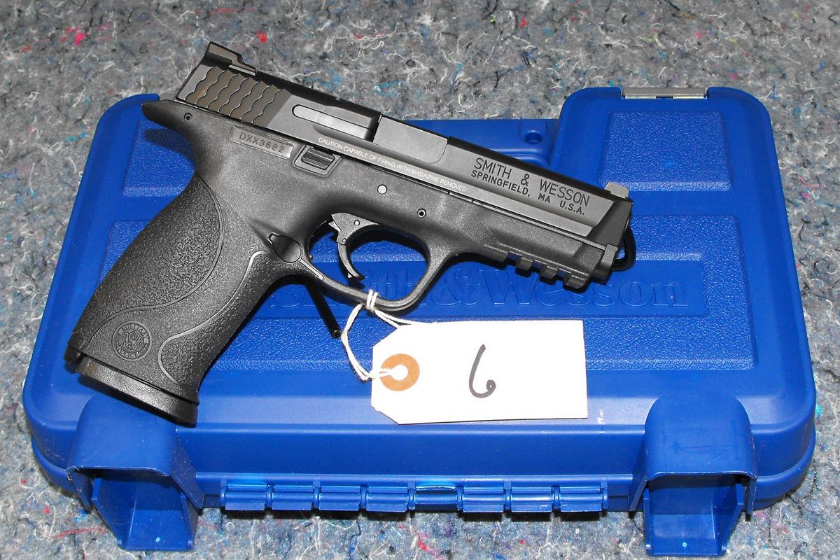 (R) Smith & Wesson M&P40 40 S&W Pistol