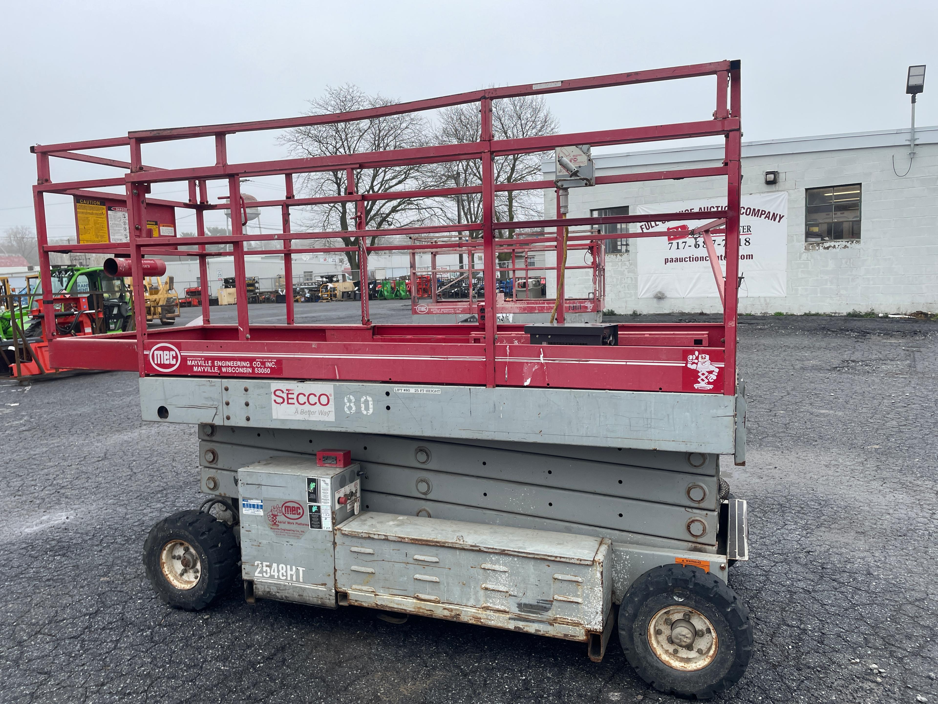 1996 MEC 2548HT Electric Scissor Lift