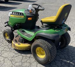 John Deere D130 42" Hydrostatic Riding Mower