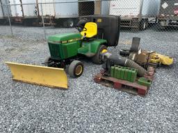 John Deere 322 Hydrostatic Lawn Tractor