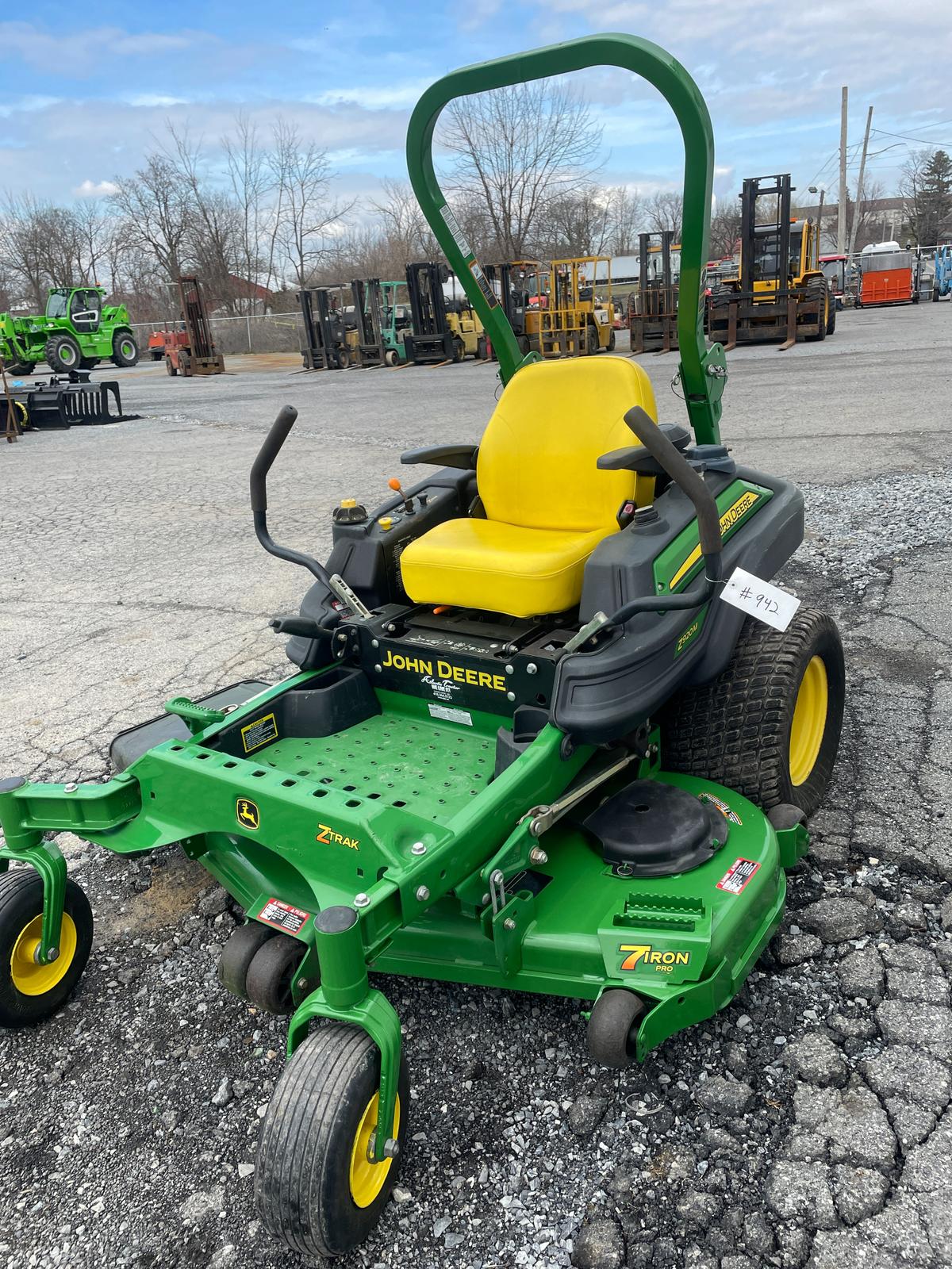 John Deere Z920M ZTRAK 60" Zero Turn Mower