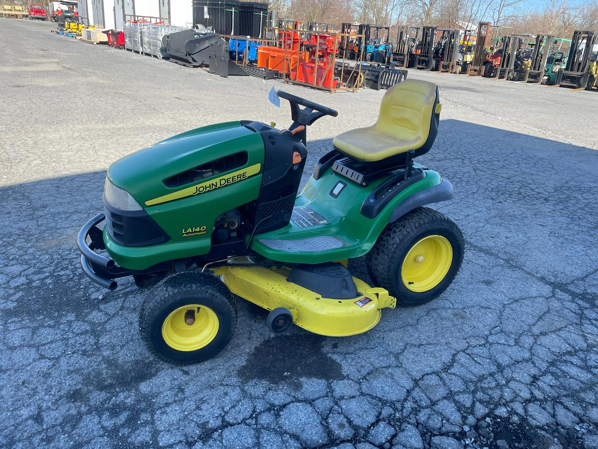 John Deere LA140 48" Hydrostatic Riding Mower