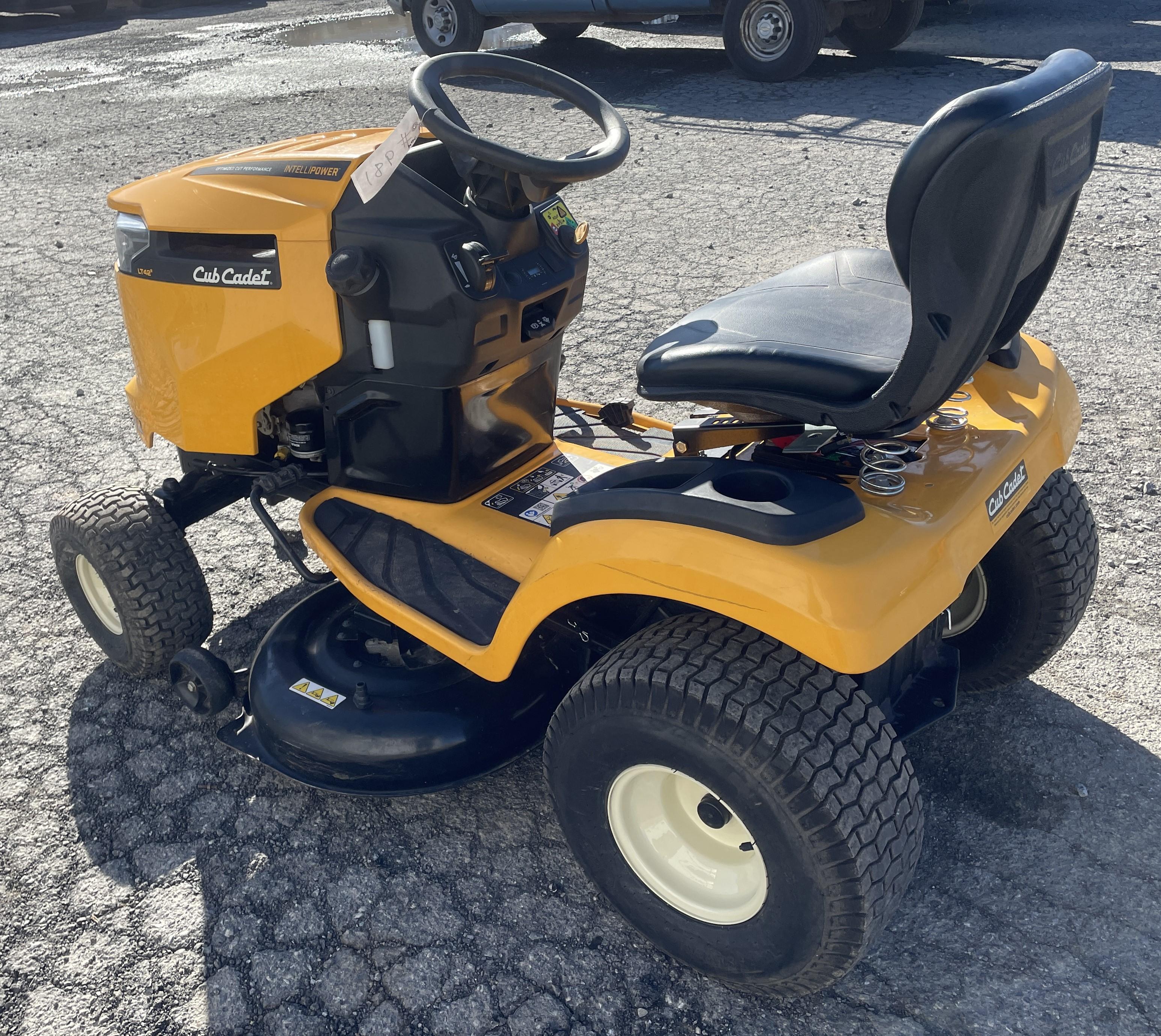 Cub Cadet XT1LT42 42" Hydrostatic Riding Mower