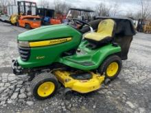 John Deere X320 48" Hydrostatic Riding Mower