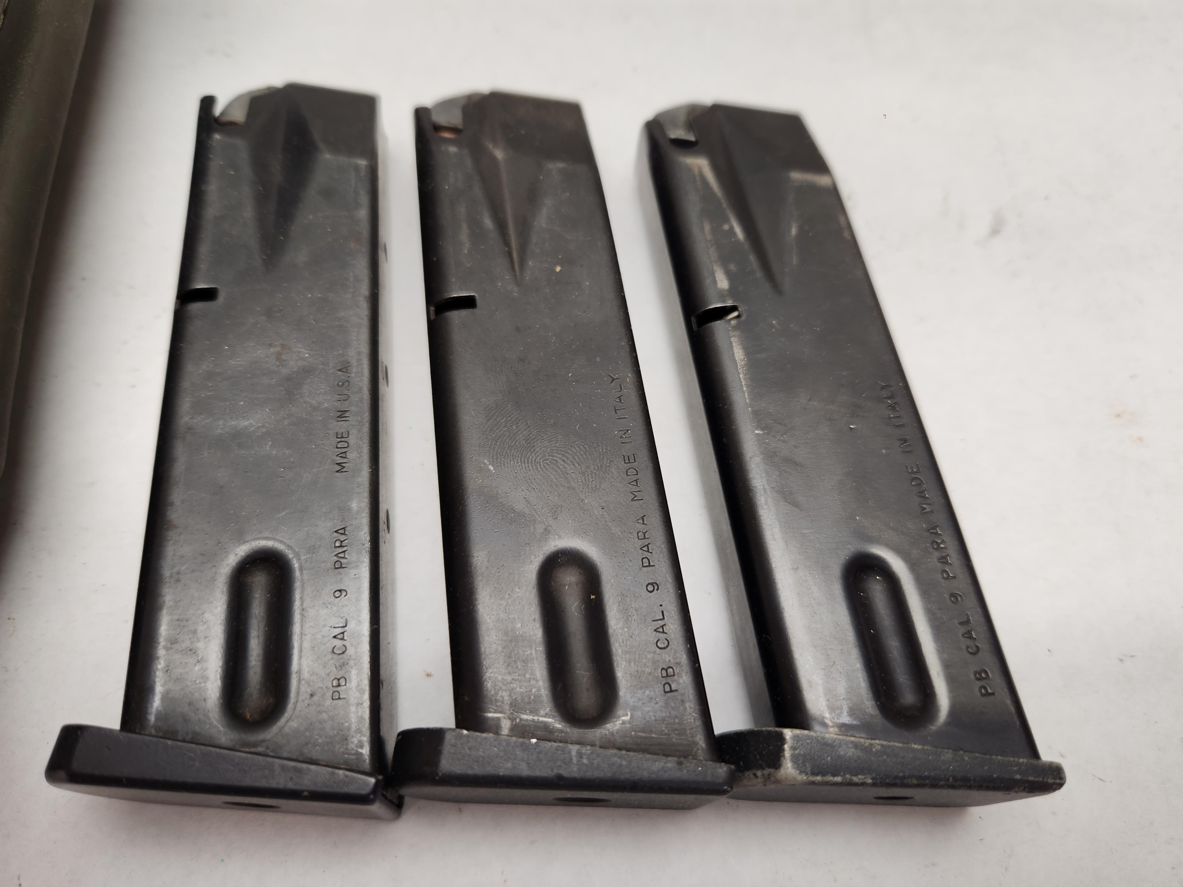 (3Pcs.) BERETTA 92 15RD 9MM MAGS AND HOLSTER