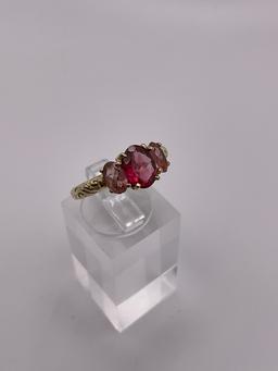 2.8g 14k YG Ring Pink Stones Size 7