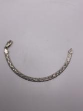 Sterling bracelet 7.5 in it 11.7g