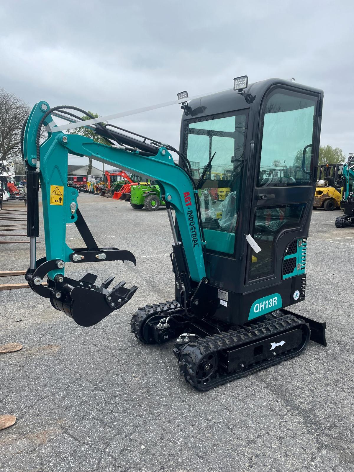 New 2023 AGT QH13R Mini Excavator