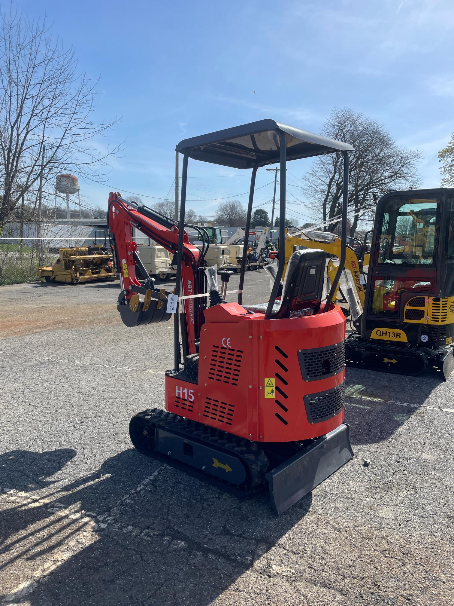 New 2023 AGT H15 Mini Excavator