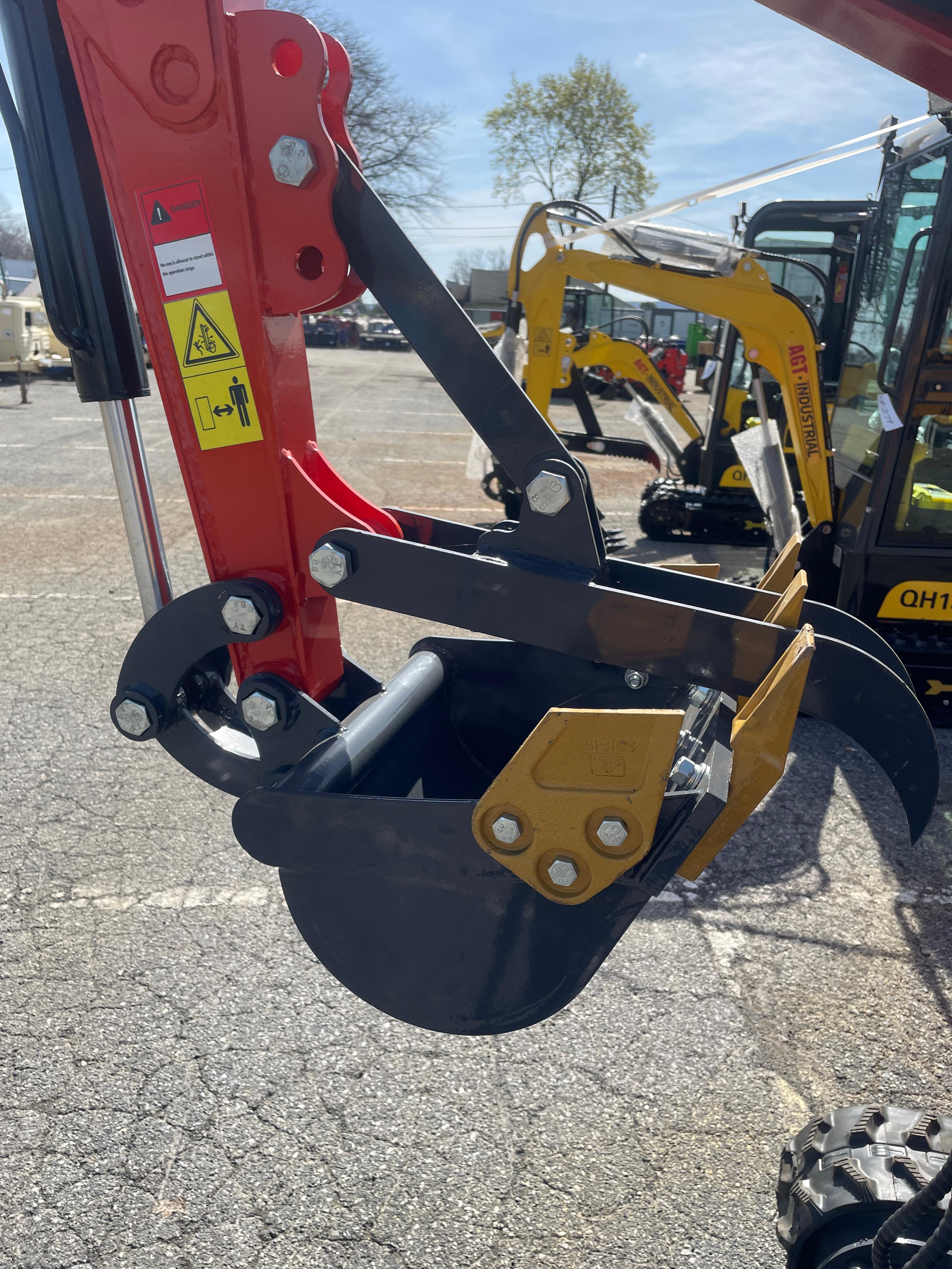 New 2023 AGT H15 Mini Excavator