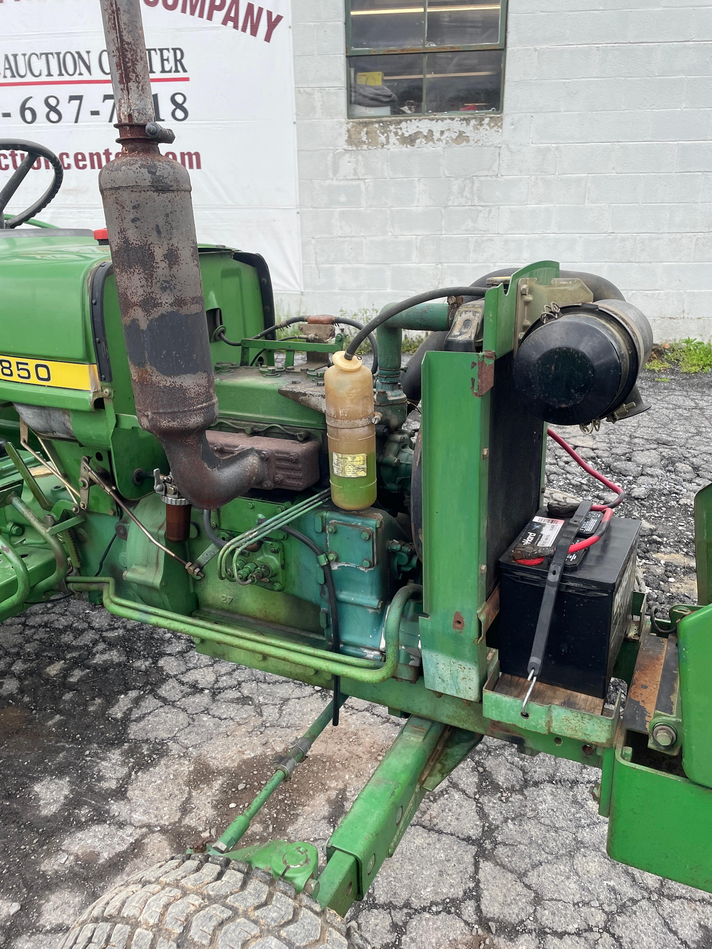 John Deere 850 Tractor