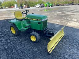 John Deere 318 Hydrostatic Lawn Tractor W/ Blade