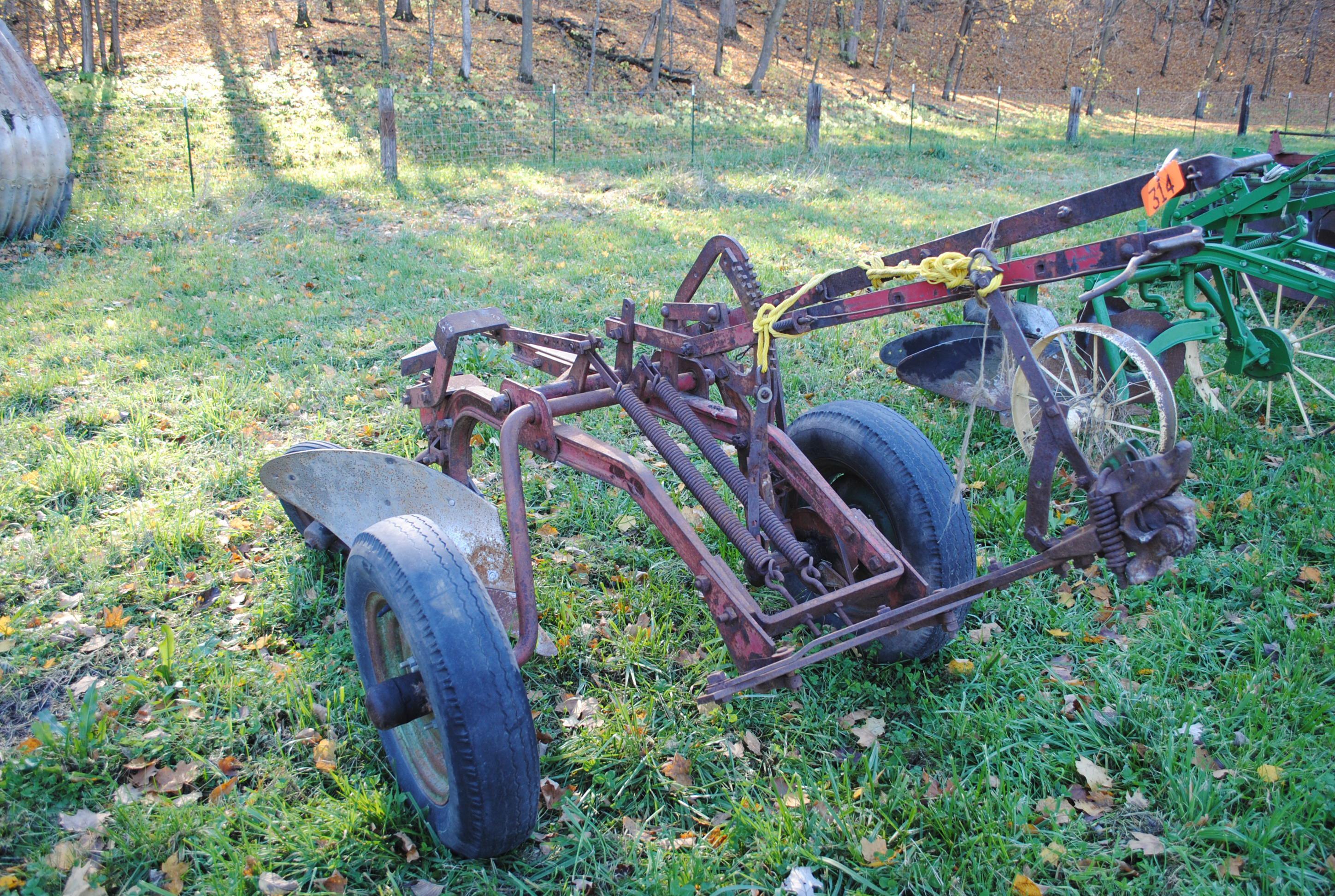 David Bradley 1-bottom plow, 14", trip-lift & trip hitch